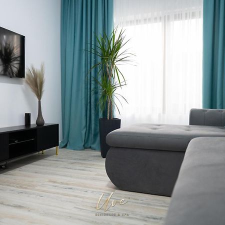 Uve Residence & Spa Piatra Neamt Bagian luar foto