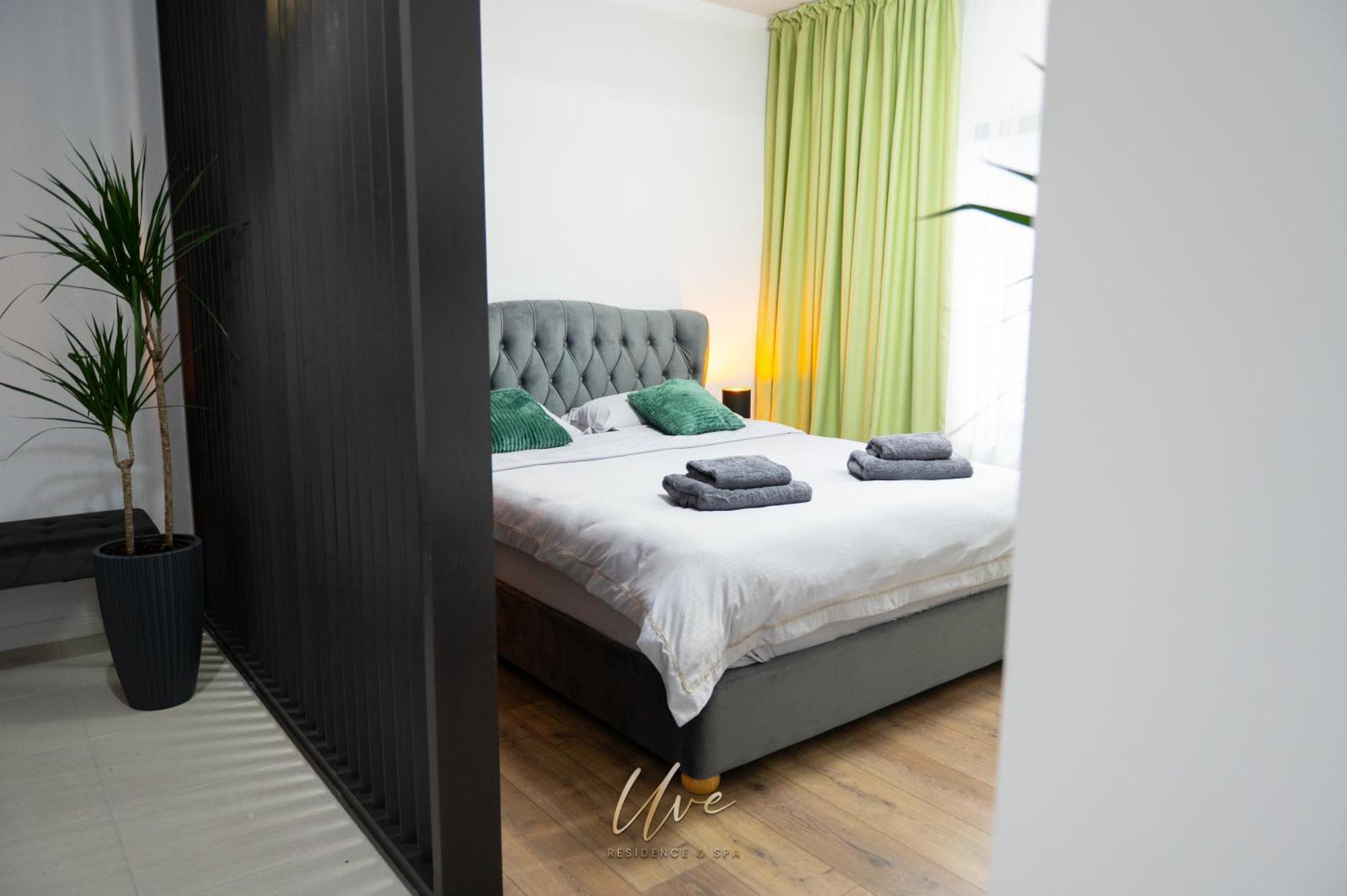 Uve Residence & Spa Piatra Neamt Bagian luar foto