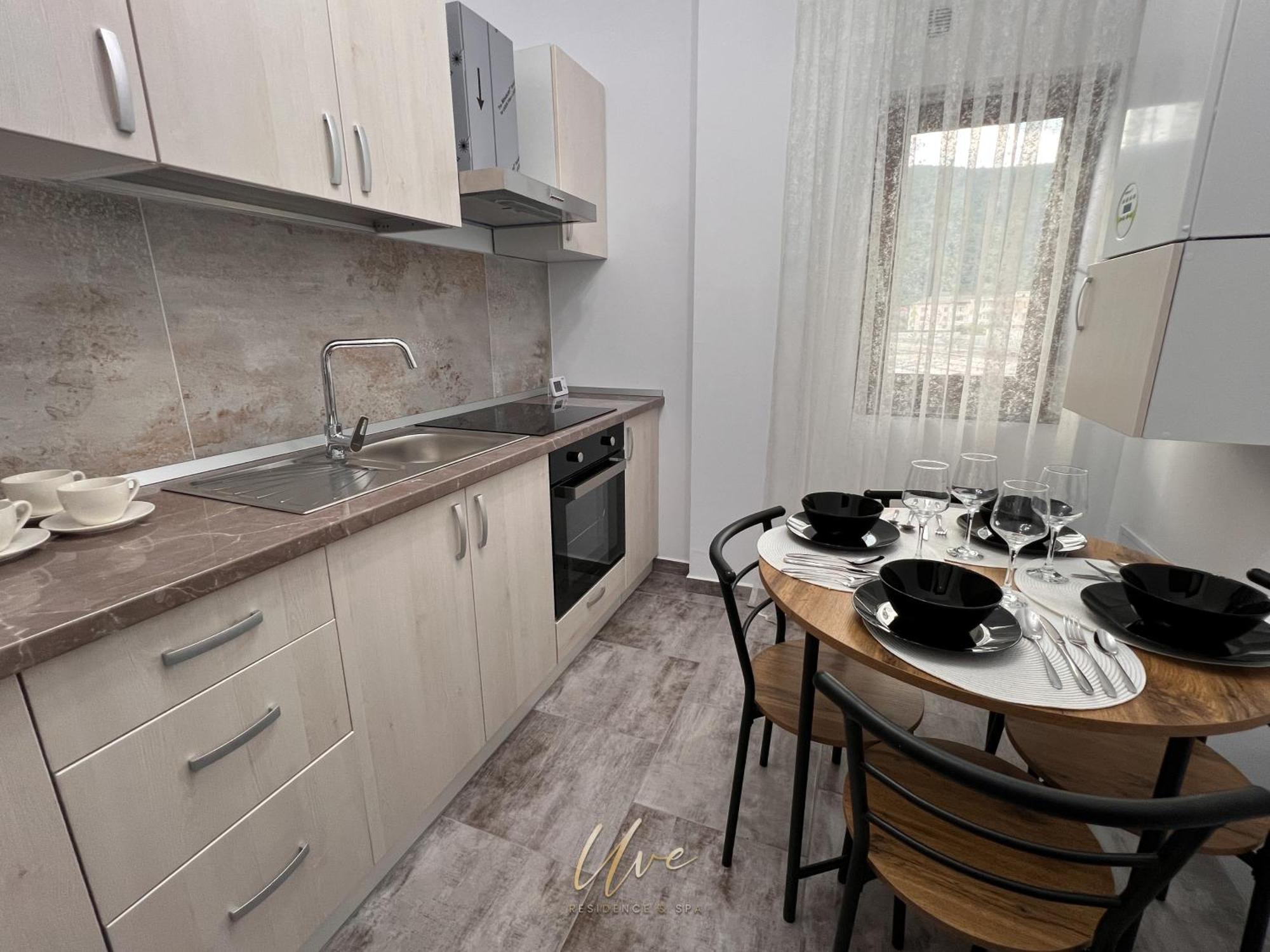 Uve Residence & Spa Piatra Neamt Bagian luar foto