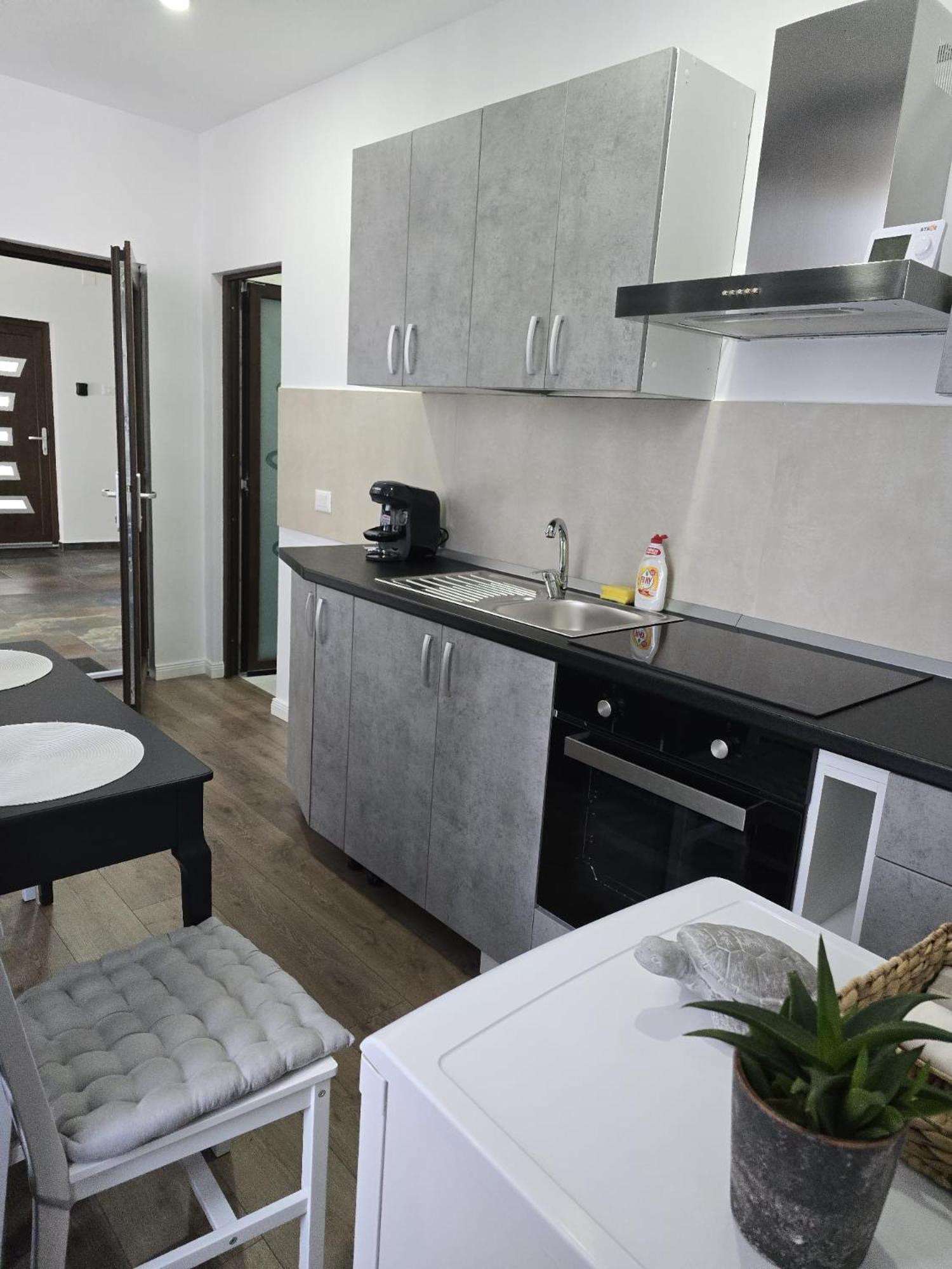 Uve Residence & Spa Piatra Neamt Bagian luar foto