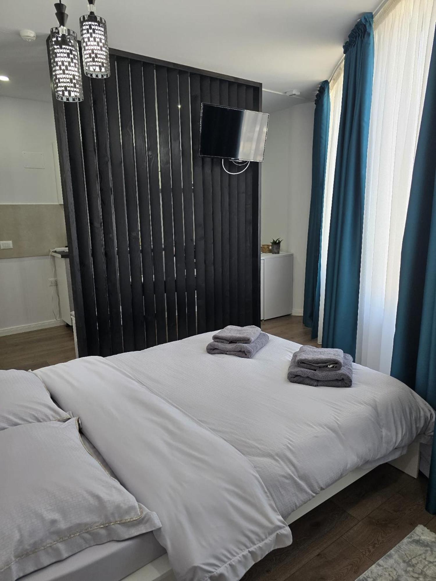 Uve Residence & Spa Piatra Neamt Bagian luar foto