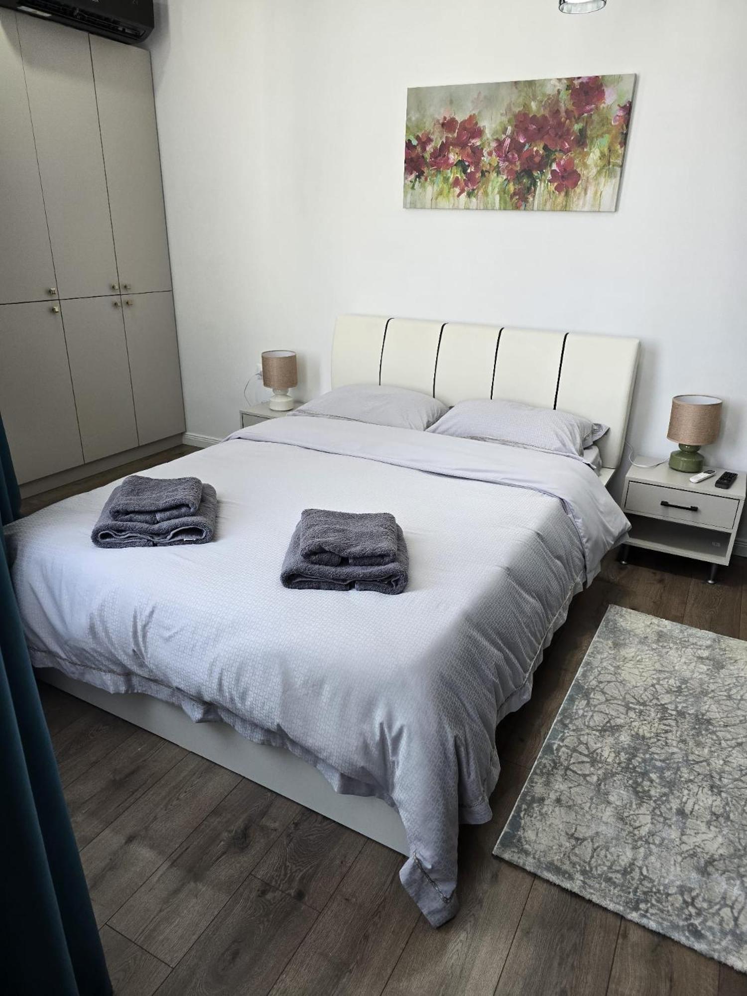 Uve Residence & Spa Piatra Neamt Bagian luar foto