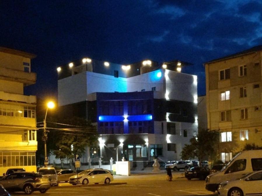 Uve Residence & Spa Piatra Neamt Bagian luar foto