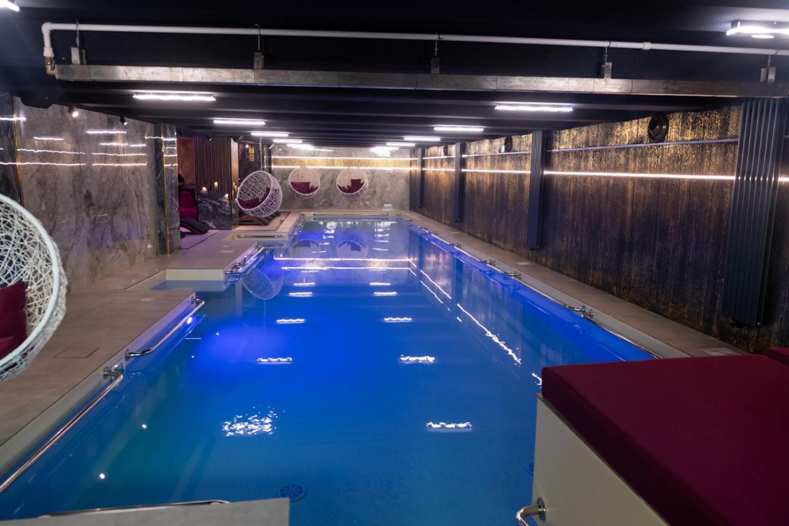 Uve Residence & Spa Piatra Neamt Ruang foto